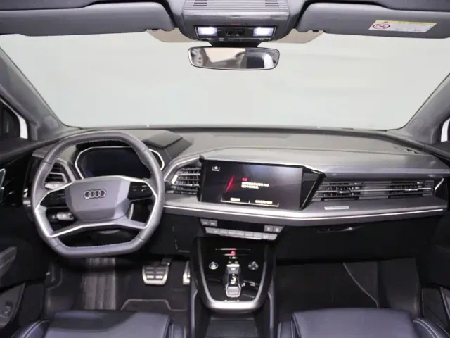 Audi Q4 e-tron — Фото автомобиля 10