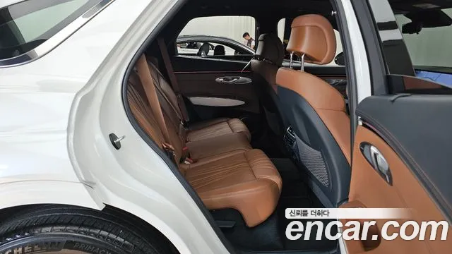 Genesis GV70 2.5T Бензин AWD — Фото автомобиля 10