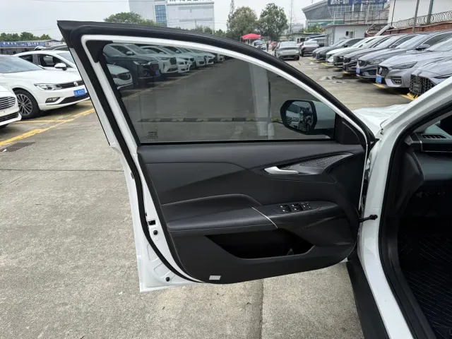 Changan Eado — Фото автомобиля 4