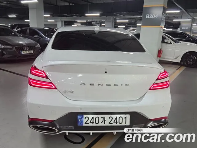 Genesis G70 New — Фото автомобиля 2
