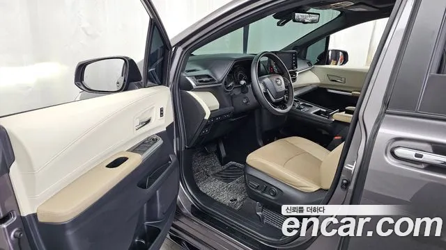Toyota Sienna — Фото автомобиля 10