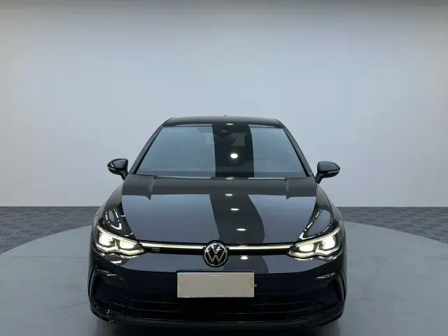 Volkswagen Golf — Фото автомобиля 2