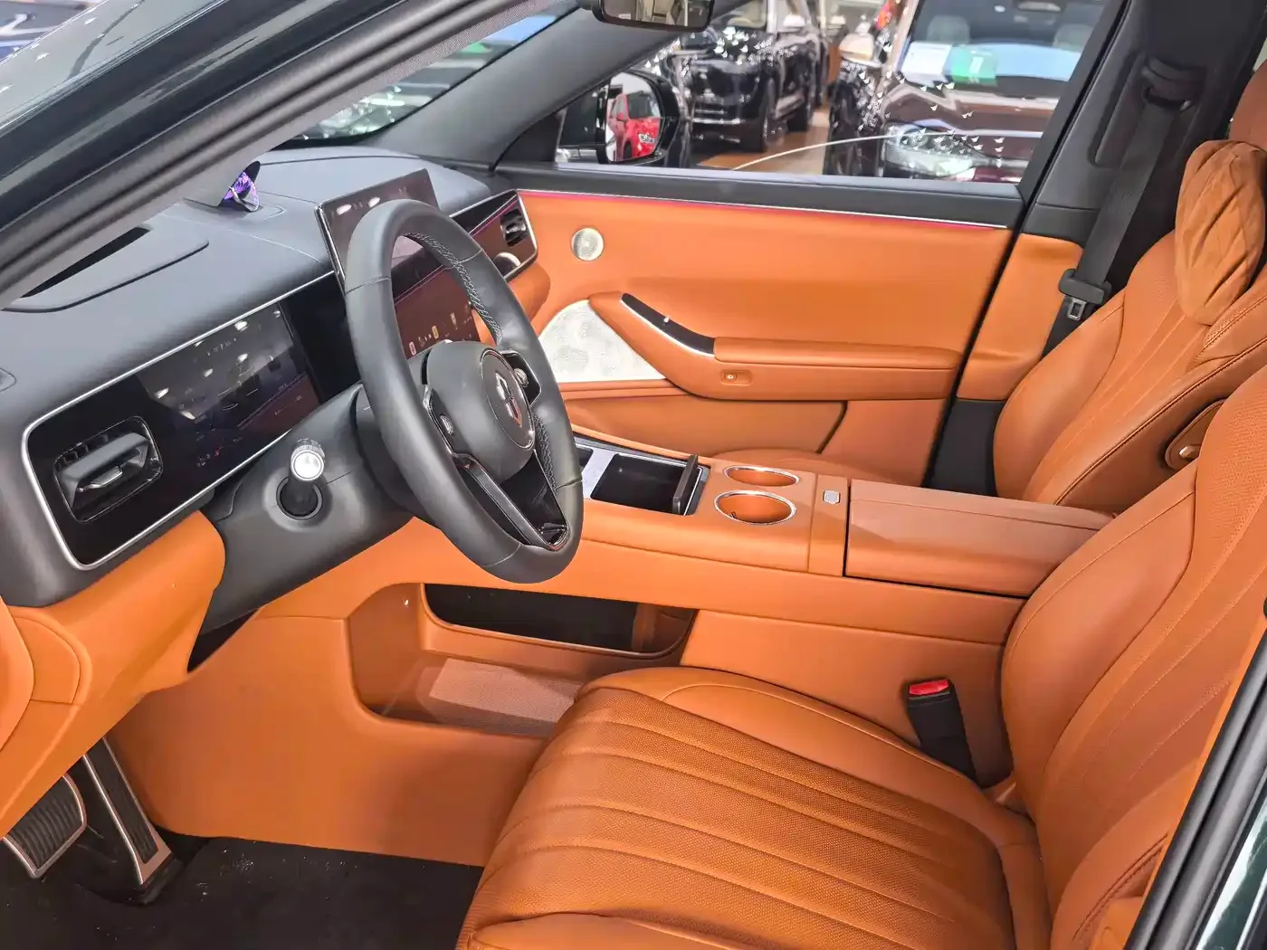 AITO Wenjie AITO M7 2026 Extended Range Ultra AWD 5-Seater — Фото автомобиля 6