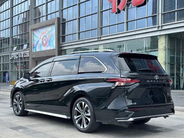 Toyota Granvia — Фото автомобиля 5