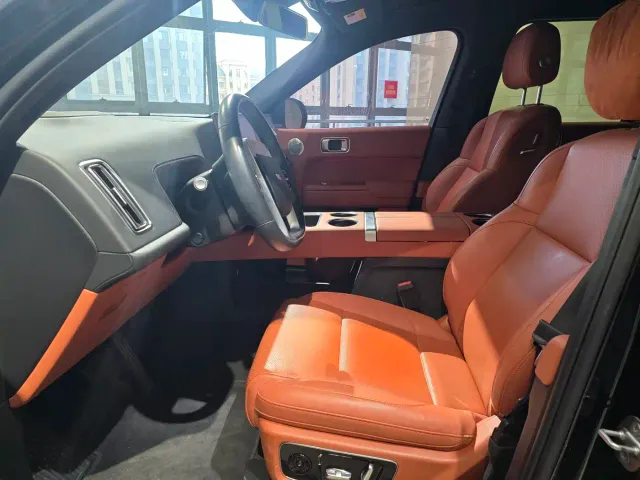 Li Auto L8 — Фото автомобиля 3