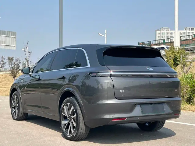 Li Auto L7 — Фото автомобиля 23