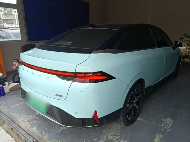 Xpeng P5 — Фото автомобиля 6