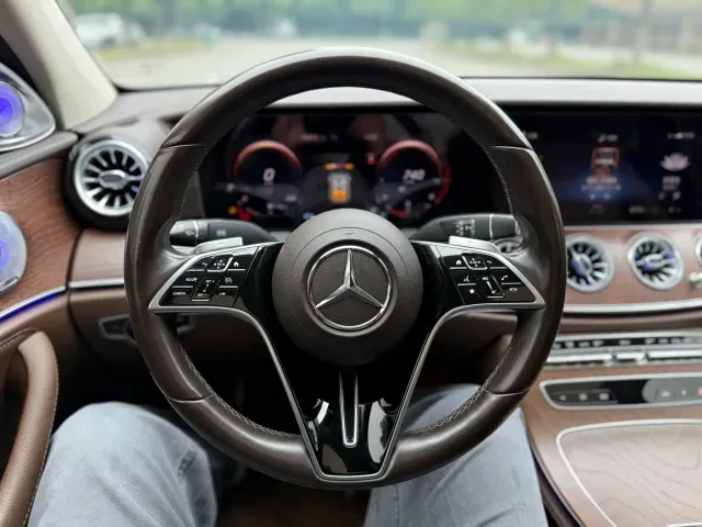 Mercedes-Benz E-Class — Фото автомобиля 15