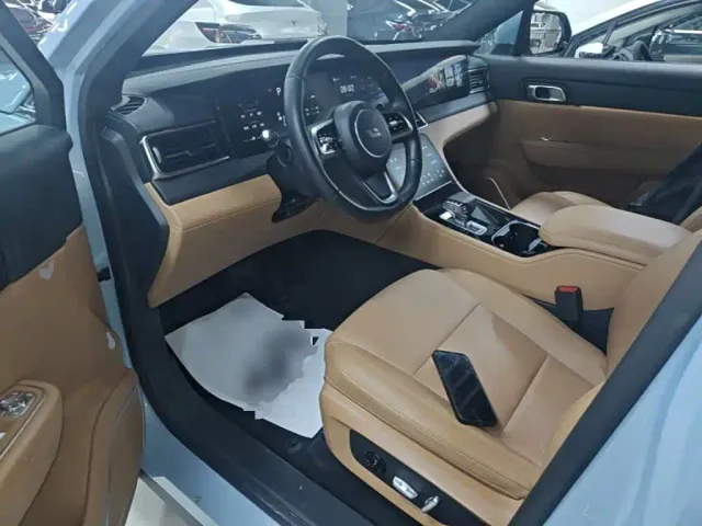 Li Auto ONE — Фото автомобиля 14