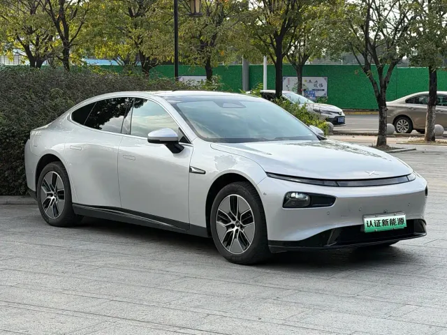 Xpeng P7 — Фото автомобиля 3