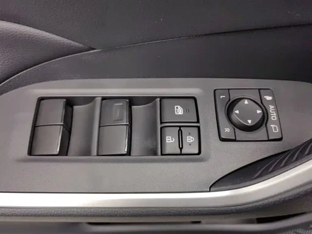 Toyota RAV4 — Фото автомобиля 9
