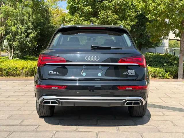 Audi Q5L — Фото автомобиля 5