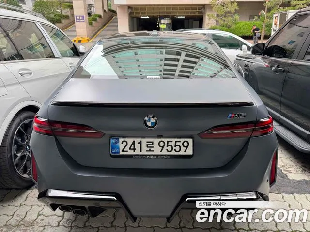 BMW M5 — Фото автомобиля 4