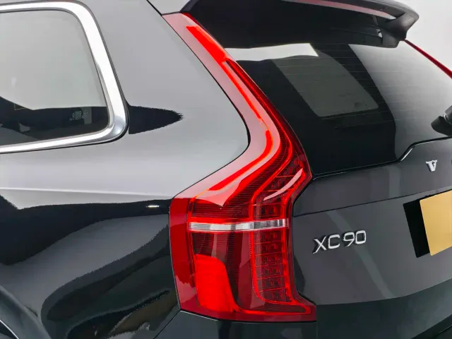 Volvo XC90 — Фото автомобиля 11
