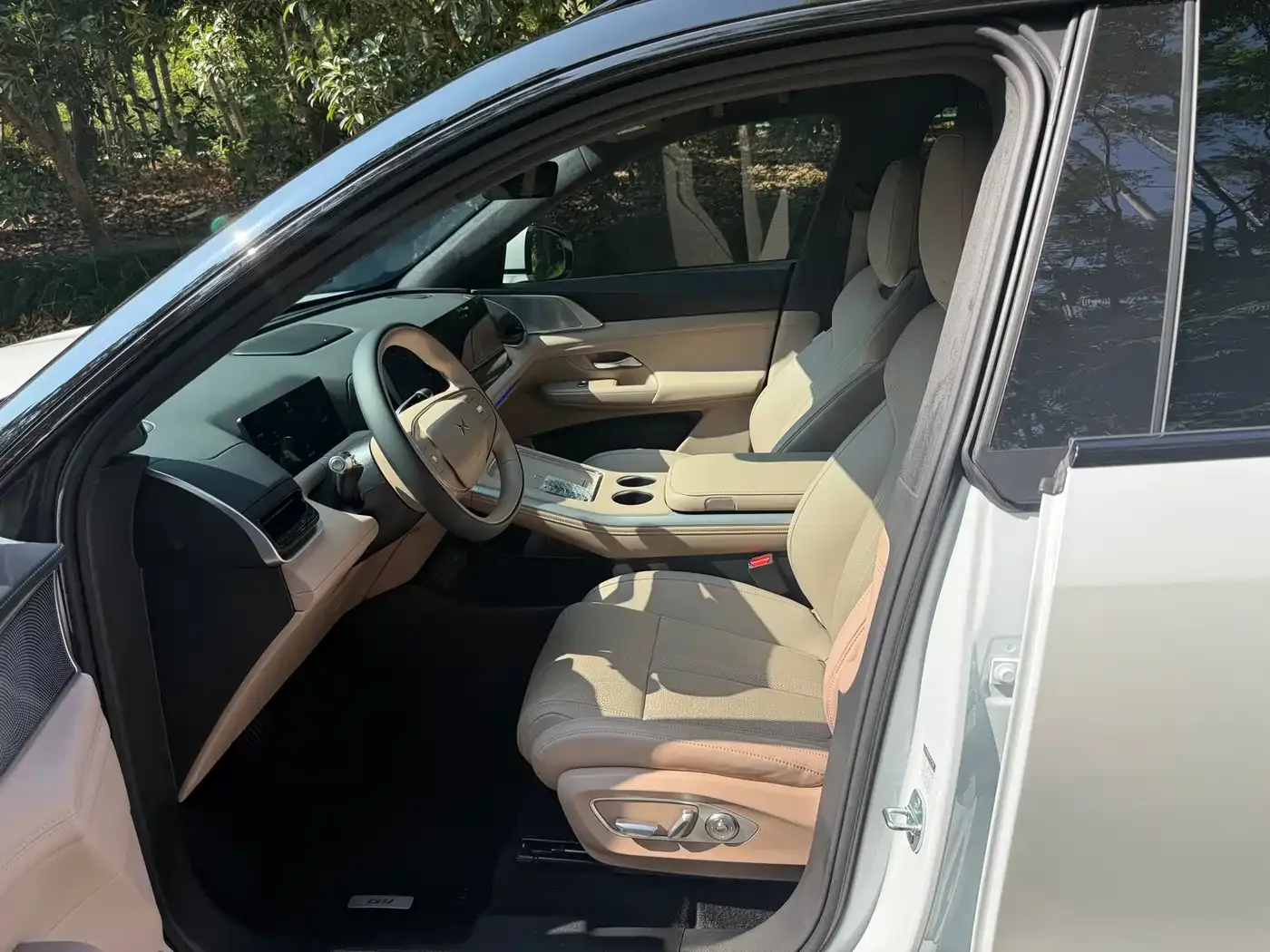 XPeng XPeng G9 2025 Model Long Range Ultra — Фото автомобиля 4