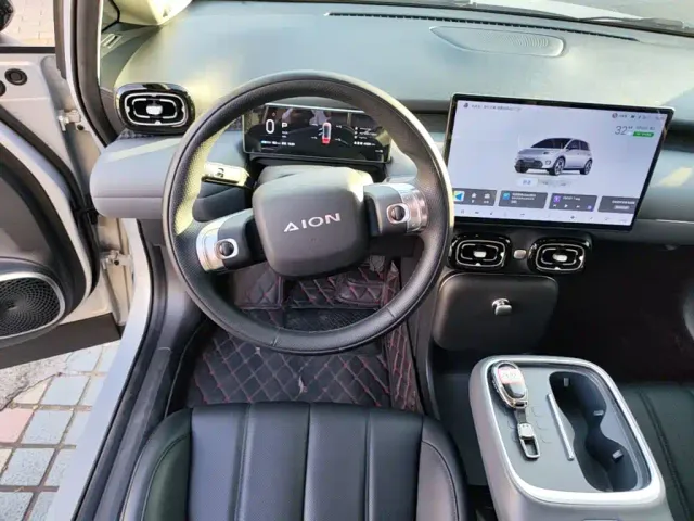 GAC Aion UT — Фото автомобиля 10