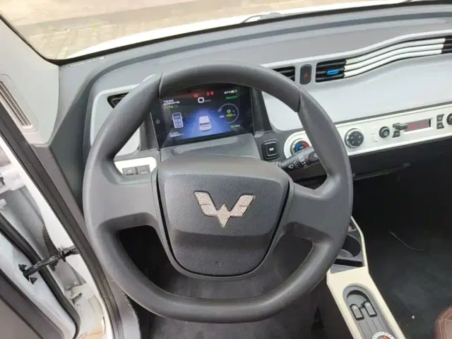 Wuling Hongguang Mini EV — Фото автомобиля 10