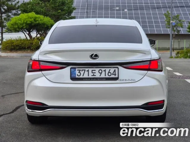 Lexus ES Generation 7 — Фото автомобиля 4