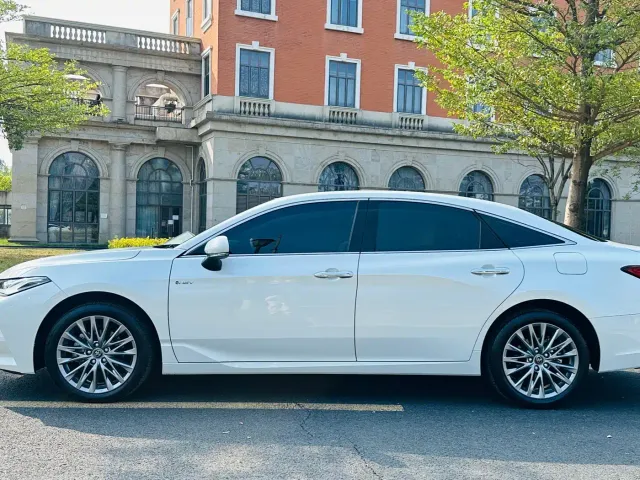 Toyota Avalon — Фото автомобиля 7