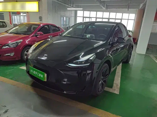 Фотография автомобиля — Tesla Model Y