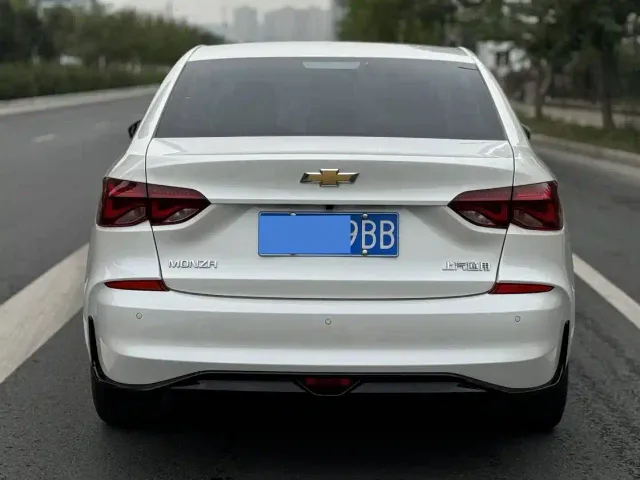 Chevrolet Monza — Фото автомобиля 10