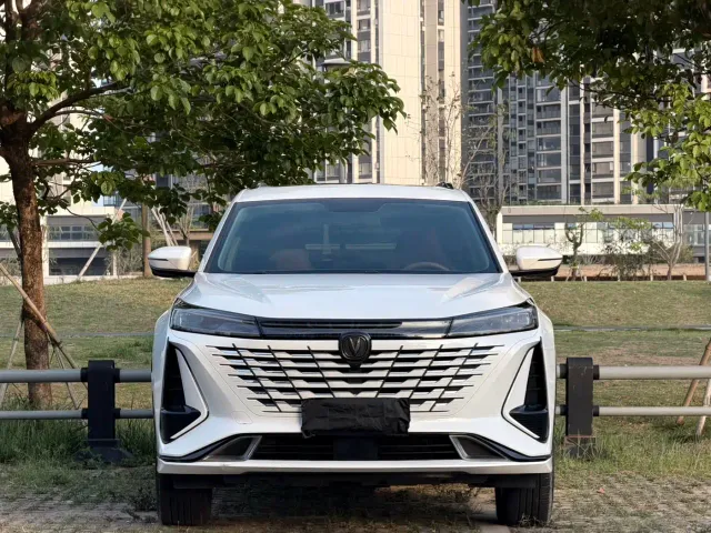 Changan CS75 Plus — Фото автомобиля 2