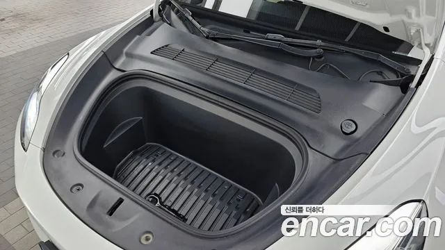 Tesla Model Y — Фото автомобиля 6