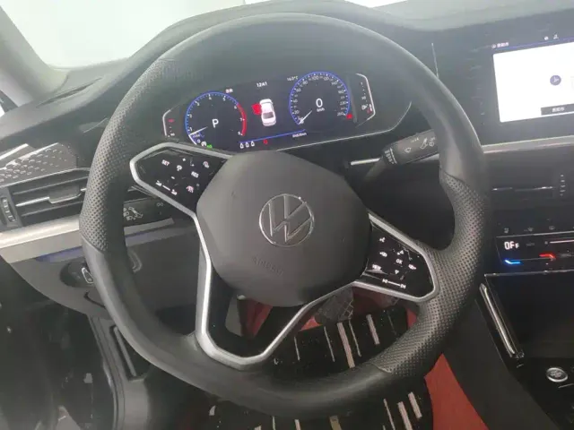Volkswagen Passat — Фото автомобиля 15