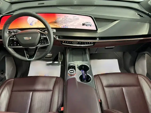 Cadillac XT5 — Фото автомобиля 13