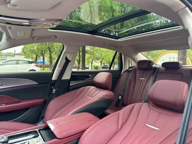 Hongqi H5 — Фото автомобиля 23