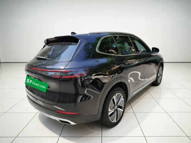 Geely Galaxy Starship 7 EM-i — Фото автомобиля 4