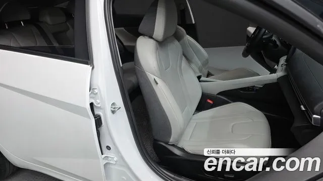 Hyundai AVANTE Avante (CN7) — Фото автомобиля 25