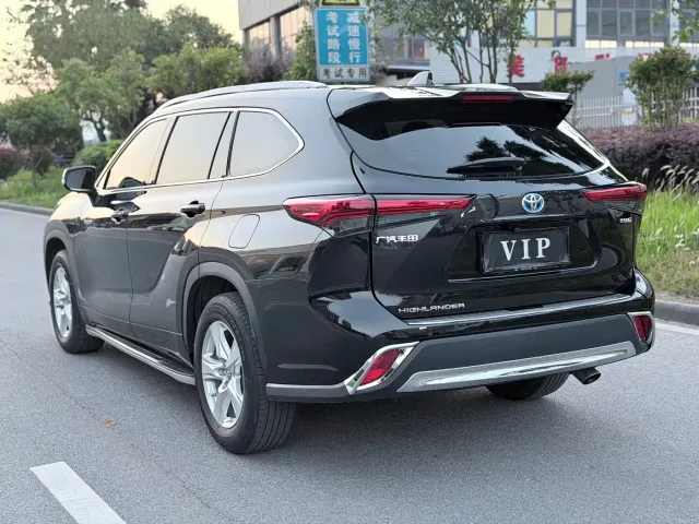 Toyota Highlander — Фото автомобиля 6