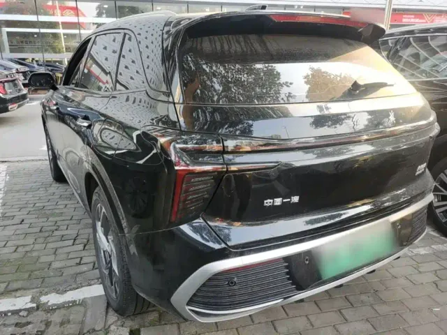 Hongqi HS3 PHEV — Фото автомобиля 4