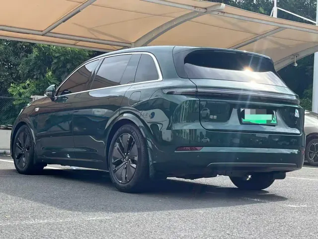 Li Auto L7 — Фото автомобиля 7