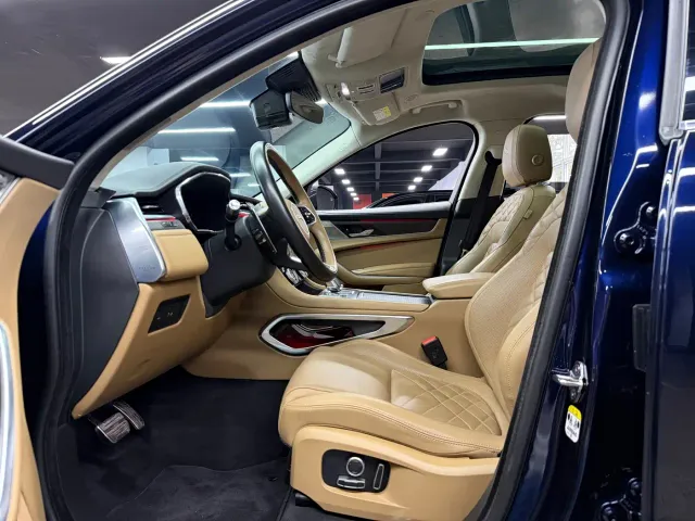 Jaguar F-Pace — Фото автомобиля 4