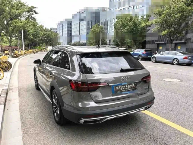 Audi Audi A4 (Import) 2023 Model allroad quattro — Фото автомобиля 5