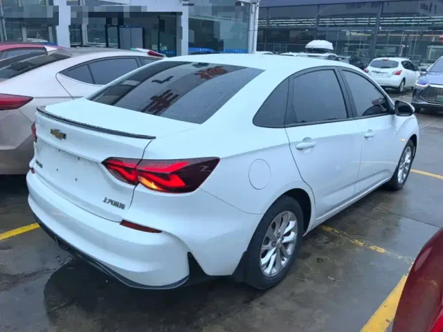 Chevrolet Monza — Фото автомобиля 6
