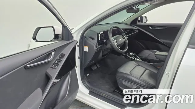 Kia Niro New — Фото автомобиля 15