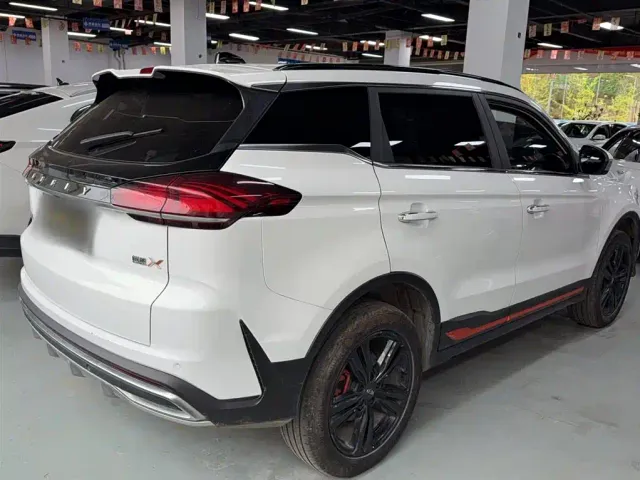 Geely Boyue — Фото автомобиля 8