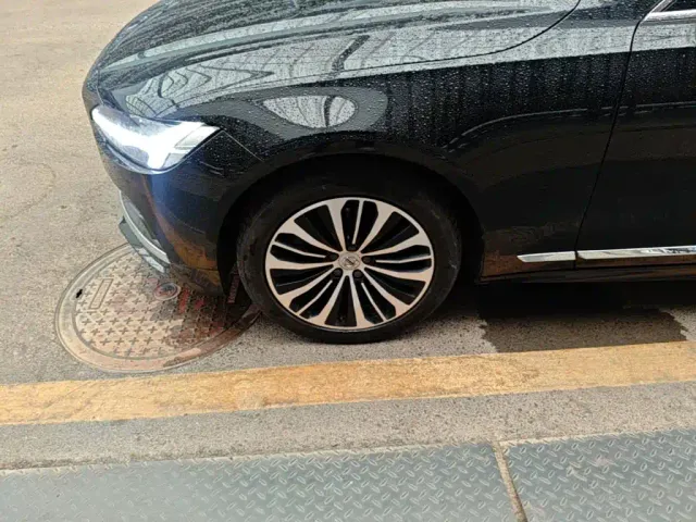 Volvo S90 — Фото автомобиля 22