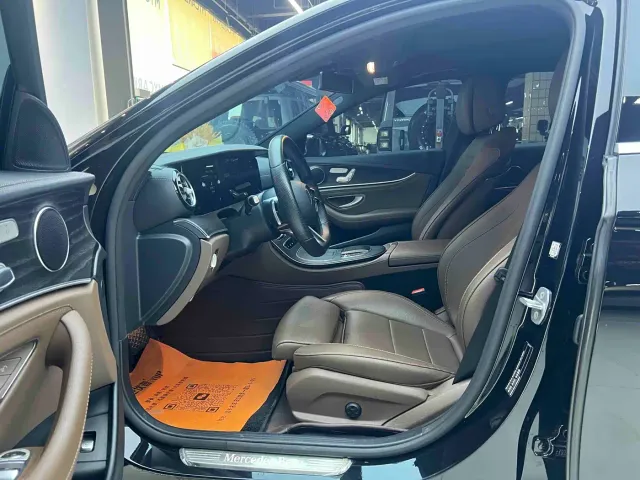 Mercedes-Benz E-Class — Фото автомобиля 5