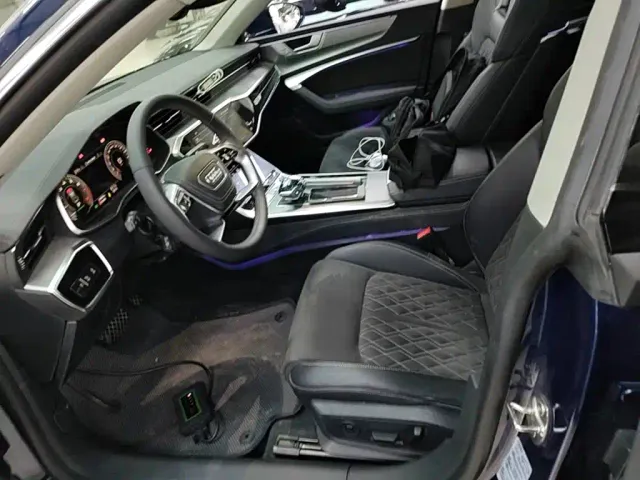 Audi A7L — Фото автомобиля 14