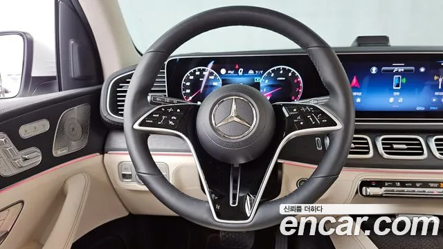 Mercedes-Benz GLE-Class — Фото автомобиля 13