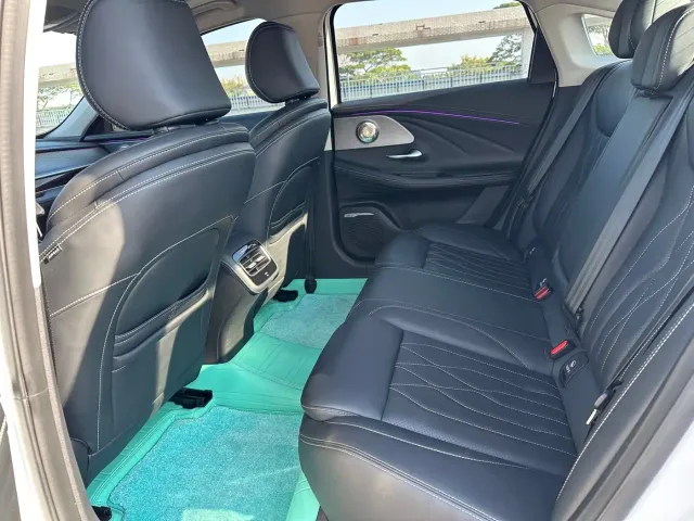 Chery Arrizo 8 — Фото автомобиля 6
