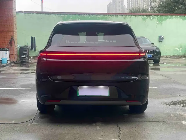 Li Auto L6 — Фото автомобиля 5