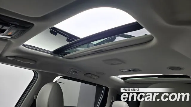 Kia Carnival — Фото автомобиля 18