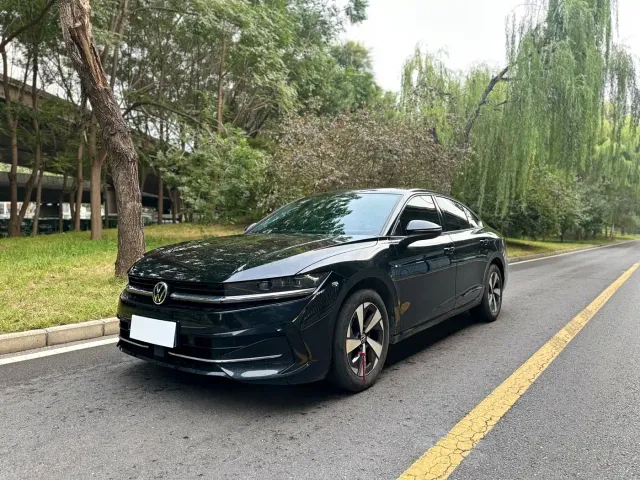 Фотография автомобиля — Volkswagen Magotan