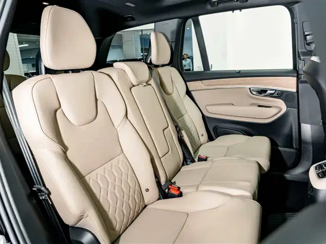 Volvo XC90 — Фото автомобиля 23