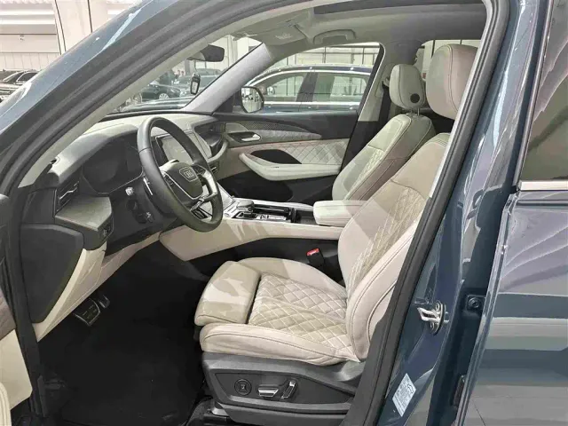 Audi Q6 — Фото автомобиля 12